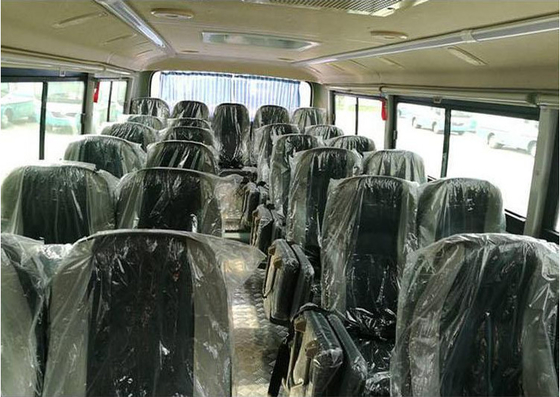 Assentos do ônibus 190HP 30 do passageiro da floresta 6x6 dos veículos militares do ônibus do transporte dos soldados do pneumático de Off Road