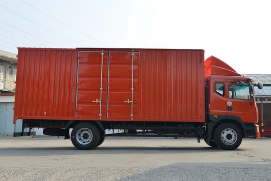 4x2 6 veículos diesel do caminhão de entrega da carga do veículo com rodas 3950mm Cummins Engine