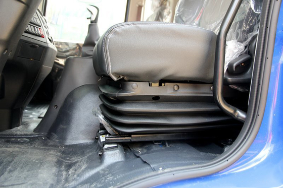 Distância entre o eixo dianteira e traseira opcional 4500mm da transmissão do caminhão leve AMT da carga carga personalizada 7160mm Van Box