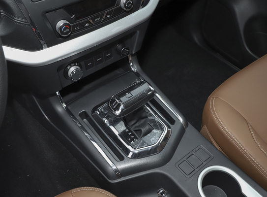 8AMT do recolhimento liso do tanque de carga da caixa de engrenagens 4WD recolhimento diesel do poder 2.3L DONGFENG