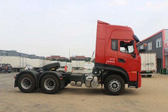 Caminhão diesel 560hp Max Torque do trator de Dongfeng 2650N.m para transportar bens