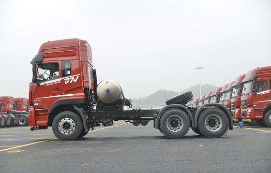 Do trator de 40 toneladas dos caminhões 6x4 do transporte de GNL da massa da tração motor alto do deslocamento