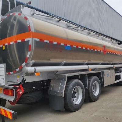 O transporte do carro do motor diesel de DONGFENG transporta 8x4 27 cbm 400 HP GVW 32000KG