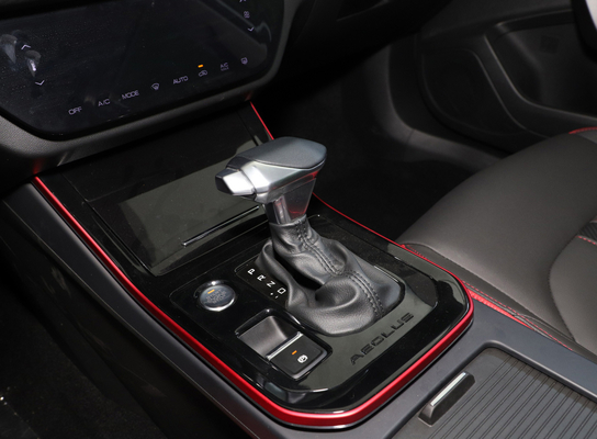 Carros de Dongfeng SUV 5 assentos 150HP com teto-solar panorâmico
